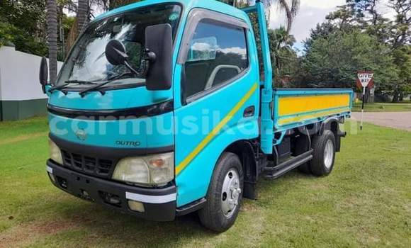 Acheter Occasion Utilitaire Hino 300 Bleu à Beitbridge, Matabeleland South Acheter Occasion Utilitaire Hino 300 Bleu à Beitbridge, Matabeleland South