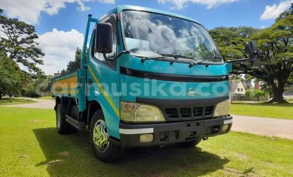 Acheter Occasion Utilitaire Hino 300 Bleu à Beitbridge, Matabeleland South Acheter Occasion Utilitaire Hino 300 Bleu à Beitbridge, Matabeleland South
