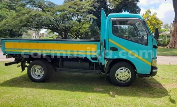 Acheter Occasion Utilitaire Hino 300 Bleu à Beitbridge, Matabeleland South Acheter Occasion Utilitaire Hino 300 Bleu à Beitbridge, Matabeleland South