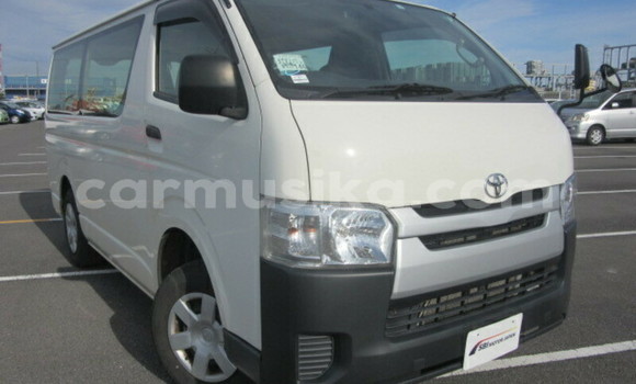 Nunua Ilio tumika Toyota Hiace Nyeupe Gari ndani ya Beitbridge nchini Matabeleland Kusini Nunua Ilio tumika Toyota Hiace Nyeupe Gari ndani ya Beitbridge nchini Matabeleland Kusini