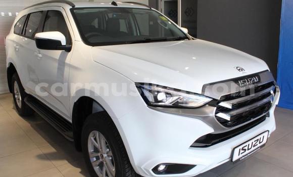 Tenga Tsaru Isuzu MU-X Chena Mota in Beitbridge in Matabeleland South