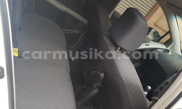 Buy Used Toyota Yaris White Car in Beitbridge in Matabeleland South Buy Used Toyota Yaris White Car in Beitbridge in Matabeleland South
