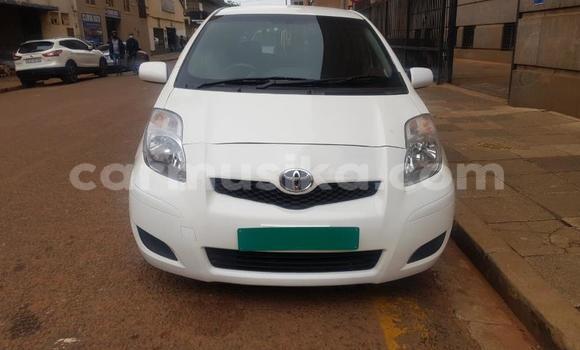 Buy Used Toyota Yaris White Car in Beitbridge in Matabeleland South Buy Used Toyota Yaris White Car in Beitbridge in Matabeleland South