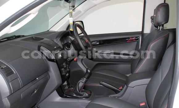 Buy Used Isuzu D–MAX White Car in Beitbridge in Matabeleland South Buy Used Isuzu D–MAX White Car in Beitbridge in Matabeleland South