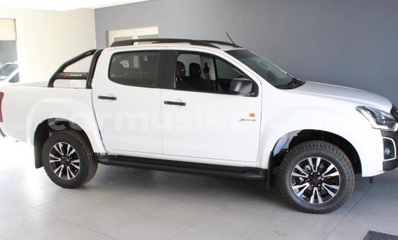 Buy Used Isuzu D–MAX White Car in Beitbridge in Matabeleland South Buy Used Isuzu D–MAX White Car in Beitbridge in Matabeleland South