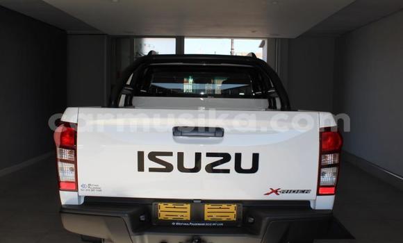 Buy Used Isuzu D–MAX White Car in Beitbridge in Matabeleland South Buy Used Isuzu D–MAX White Car in Beitbridge in Matabeleland South
