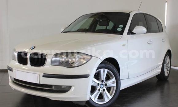 Nunua Ilio tumika BMW 1-Series Nyeupe Gari ndani ya Beitbridge nchini Matabeleland Kusini