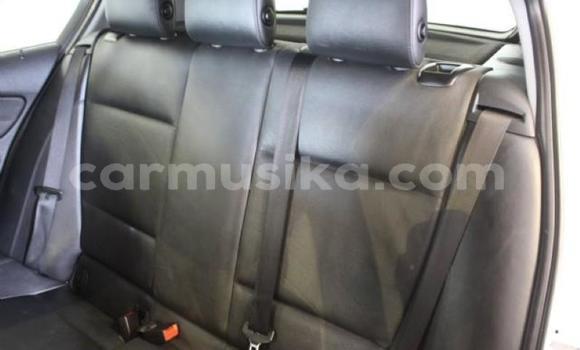 Acheter Occasion Voiture BMW 1-Series Blanc à Beitbridge, Matabeleland South Acheter Occasion Voiture BMW 1-Series Blanc à Beitbridge, Matabeleland South