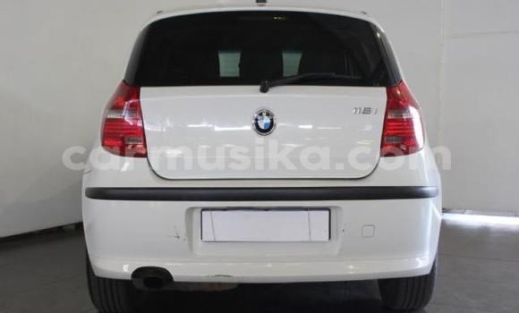Acheter Occasion Voiture BMW 1-Series Blanc à Beitbridge, Matabeleland South Acheter Occasion Voiture BMW 1-Series Blanc à Beitbridge, Matabeleland South