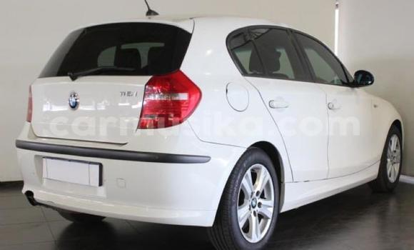 Acheter Occasion Voiture BMW 1-Series Blanc à Beitbridge, Matabeleland South Acheter Occasion Voiture BMW 1-Series Blanc à Beitbridge, Matabeleland South