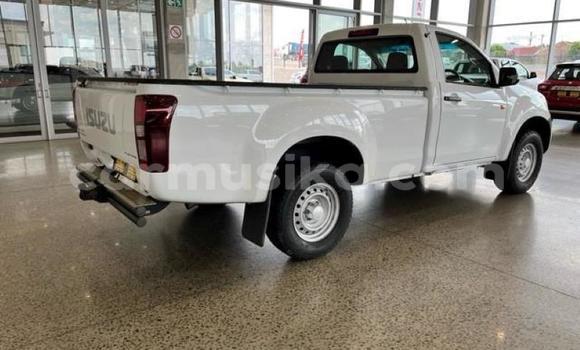 Buy Used Isuzu KB White Car in Beitbridge in Matabeleland South Buy Used Isuzu KB White Car in Beitbridge in Matabeleland South
