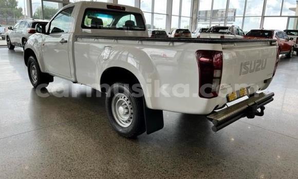 Buy Used Isuzu KB White Car in Beitbridge in Matabeleland South Buy Used Isuzu KB White Car in Beitbridge in Matabeleland South