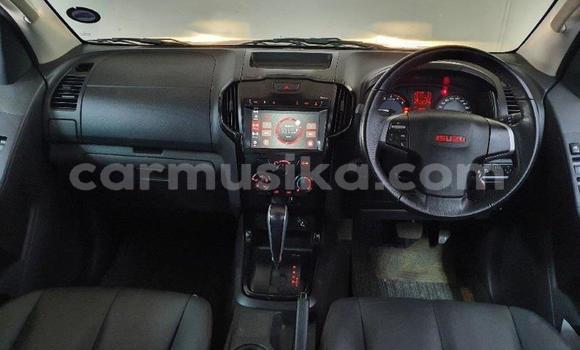 Tenga Tsaru Isuzu KB Tsvuku Mota in Beitbridge in Matabeleland South Tenga Tsaru Isuzu KB Tsvuku Mota in Beitbridge in Matabeleland South