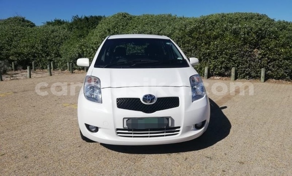Buy Used Toyota Yaris White Car in Beitbridge in Matabeleland South Buy Used Toyota Yaris White Car in Beitbridge in Matabeleland South