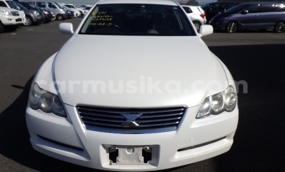 Nunua Ilio tumika Toyota Mark X Nyeupe Gari ndani ya Beitbridge nchini Matabeleland Kusini