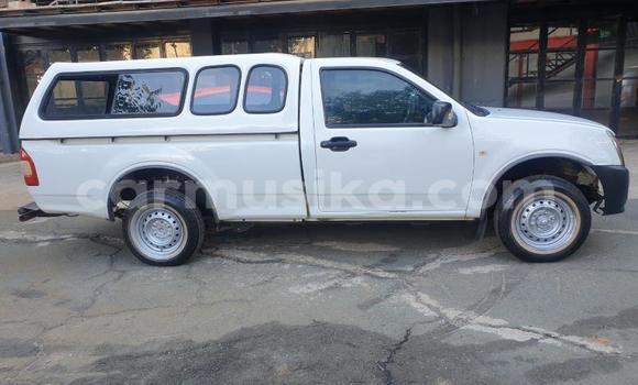 Buy Used Isuzu KB White Car in Beitbridge in Matabeleland South Buy Used Isuzu KB White Car in Beitbridge in Matabeleland South