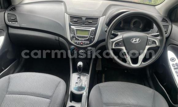 Buy Used Hyundai Accent White Car in Beitbridge in Matabeleland South Buy Used Hyundai Accent White Car in Beitbridge in Matabeleland South