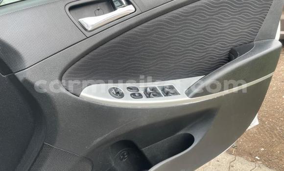 Buy Used Hyundai Accent White Car in Beitbridge in Matabeleland South Buy Used Hyundai Accent White Car in Beitbridge in Matabeleland South