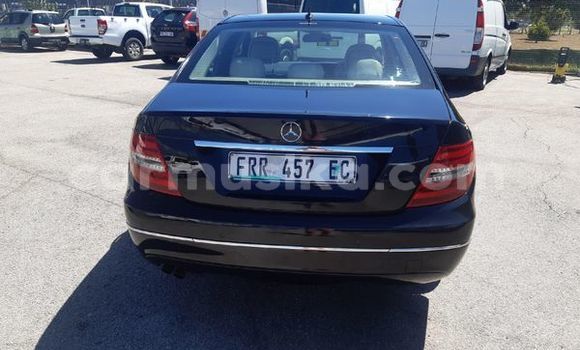 Nunua Ilio tumika Mercedes‒Benz C–Class Bluu Gari ndani ya Beitbridge nchini Matabeleland Kusini Nunua Ilio tumika Mercedes‒Benz C–Class Bluu Gari ndani ya Beitbridge nchini Matabeleland Kusini