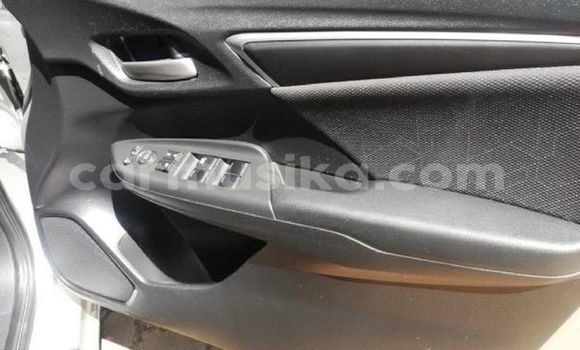 Nunua Ilio tumika Honda Jazz Fedha Gari ndani ya Beitbridge nchini Matabeleland Kusini Nunua Ilio tumika Honda Jazz Fedha Gari ndani ya Beitbridge nchini Matabeleland Kusini