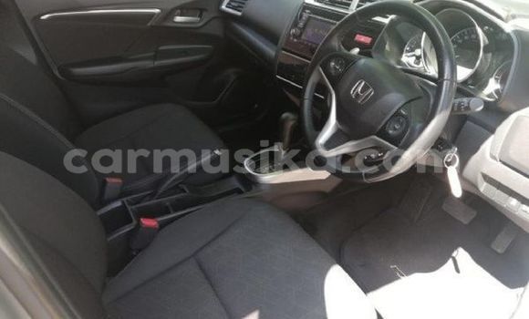 Nunua Ilio tumika Honda Jazz Fedha Gari ndani ya Beitbridge nchini Matabeleland Kusini Nunua Ilio tumika Honda Jazz Fedha Gari ndani ya Beitbridge nchini Matabeleland Kusini