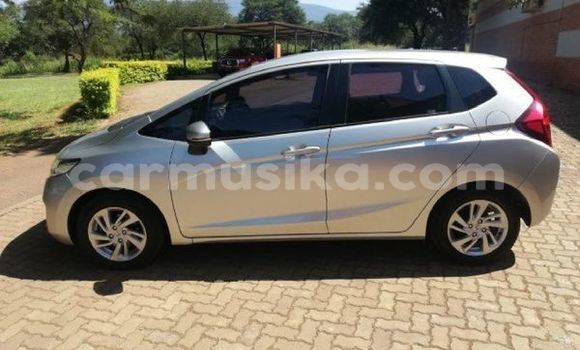 Nunua Ilio tumika Honda Jazz Fedha Gari ndani ya Beitbridge nchini Matabeleland Kusini Nunua Ilio tumika Honda Jazz Fedha Gari ndani ya Beitbridge nchini Matabeleland Kusini