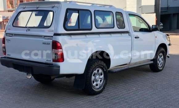 Acheter Occasion Voiture Toyota Hilux Blanc à Beitbridge, Matabeleland South Acheter Occasion Voiture Toyota Hilux Blanc à Beitbridge, Matabeleland South
