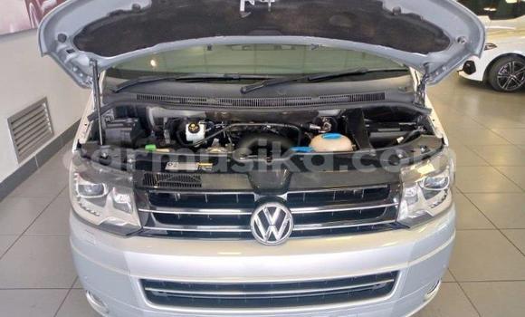 Tenga Tsaru Volkswagen Caravelle Sirivha Mota in Beitbridge in Matabeleland South Tenga Tsaru Volkswagen Caravelle Sirivha Mota in Beitbridge in Matabeleland South