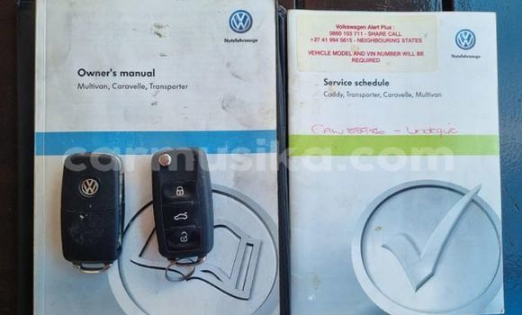 Tenga Tsaru Volkswagen Caravelle Sirivha Mota in Beitbridge in Matabeleland South Tenga Tsaru Volkswagen Caravelle Sirivha Mota in Beitbridge in Matabeleland South