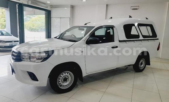 Nunua Ilio tumika Toyota Hilux Nyeupe Gari ndani ya Beitbridge nchini Matabeleland Kusini