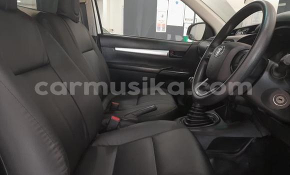 Acheter Occasion Voiture Toyota Hilux Blanc à Beitbridge, Matabeleland South Acheter Occasion Voiture Toyota Hilux Blanc à Beitbridge, Matabeleland South