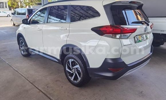 Acheter Occasion Voiture Toyota Rush Blanc à Beitbridge, Matabeleland South Acheter Occasion Voiture Toyota Rush Blanc à Beitbridge, Matabeleland South