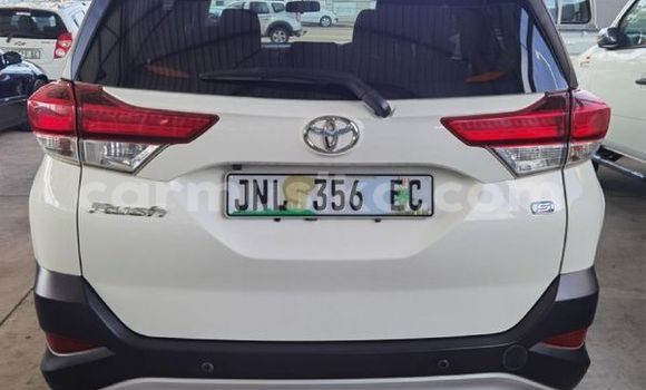 Acheter Occasion Voiture Toyota Rush Blanc à Beitbridge, Matabeleland South Acheter Occasion Voiture Toyota Rush Blanc à Beitbridge, Matabeleland South