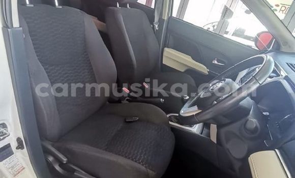 Acheter Occasion Voiture Toyota Rush Blanc à Beitbridge, Matabeleland South Acheter Occasion Voiture Toyota Rush Blanc à Beitbridge, Matabeleland South