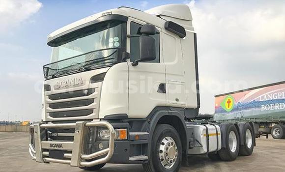 Nunua Ilio tumika Scion FR-S Nyeupe Gari ndani ya Beitbridge nchini Matabeleland Kusini