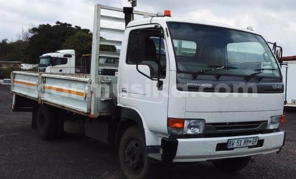Acheter Occasion Utilitaire Nissan UD Blanc à Beitbridge, Matabeleland South Acheter Occasion Utilitaire Nissan UD Blanc à Beitbridge, Matabeleland South