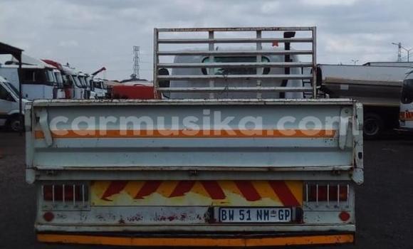Acheter Occasion Utilitaire Nissan UD Blanc à Beitbridge, Matabeleland South Acheter Occasion Utilitaire Nissan UD Blanc à Beitbridge, Matabeleland South