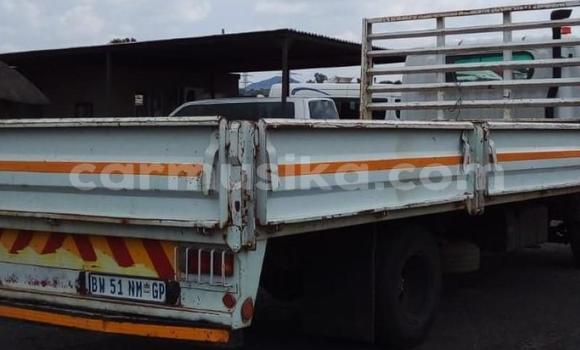 Acheter Occasion Utilitaire Nissan UD Blanc à Beitbridge, Matabeleland South Acheter Occasion Utilitaire Nissan UD Blanc à Beitbridge, Matabeleland South