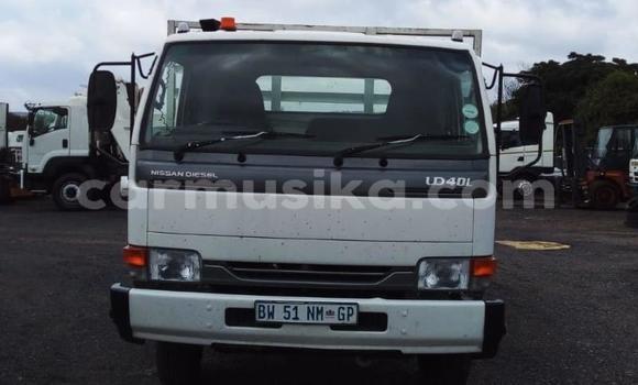 Acheter Occasion Utilitaire Nissan UD Blanc à Beitbridge, Matabeleland South Acheter Occasion Utilitaire Nissan UD Blanc à Beitbridge, Matabeleland South