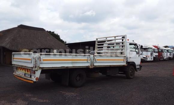 Acheter Occasion Utilitaire Nissan UD Blanc à Beitbridge, Matabeleland South Acheter Occasion Utilitaire Nissan UD Blanc à Beitbridge, Matabeleland South