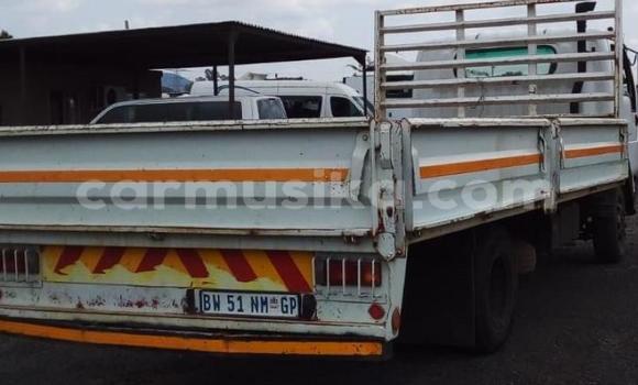 Acheter Occasion Utilitaire Nissan UD Blanc à Beitbridge, Matabeleland South Acheter Occasion Utilitaire Nissan UD Blanc à Beitbridge, Matabeleland South