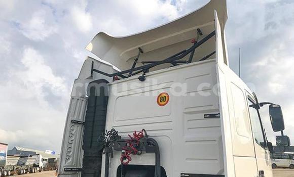 Acheter Occasion Voiture Volvo 440 Blanc à Beitbridge, Matabeleland South Acheter Occasion Voiture Volvo 440 Blanc à Beitbridge, Matabeleland South