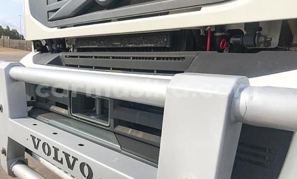 Acheter Occasion Voiture Volvo 440 Blanc à Beitbridge, Matabeleland South Acheter Occasion Voiture Volvo 440 Blanc à Beitbridge, Matabeleland South