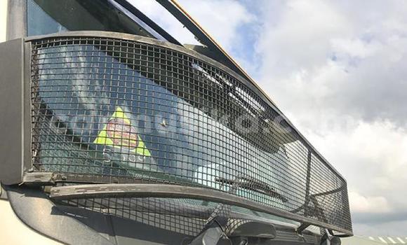 Acheter Occasion Voiture Volvo 440 Blanc à Beitbridge, Matabeleland South Acheter Occasion Voiture Volvo 440 Blanc à Beitbridge, Matabeleland South