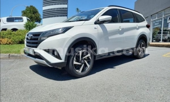 Buy Used Toyota Rush White Car in Beitbridge in Matabeleland South Buy Used Toyota Rush White Car in Beitbridge in Matabeleland South