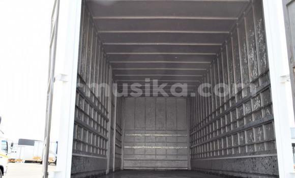 Acheter Occasion Voiture Nissan Urvan Blanc à Beitbridge, Matabeleland South Acheter Occasion Voiture Nissan Urvan Blanc à Beitbridge, Matabeleland South