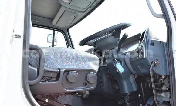 Acheter Occasion Voiture Nissan Urvan Blanc à Beitbridge, Matabeleland South Acheter Occasion Voiture Nissan Urvan Blanc à Beitbridge, Matabeleland South