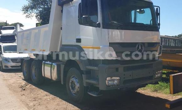 Acheter Occasion Voiture Mercedes‒Benz W29 Blanc à Beitbridge, Matabeleland South Acheter Occasion Voiture Mercedes‒Benz W29 Blanc à Beitbridge, Matabeleland South