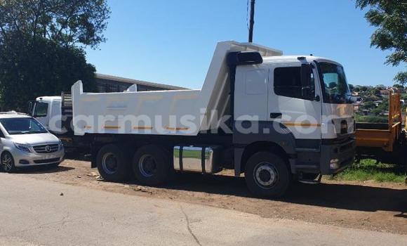 Acheter Occasion Voiture Mercedes‒Benz W29 Blanc à Beitbridge, Matabeleland South Acheter Occasion Voiture Mercedes‒Benz W29 Blanc à Beitbridge, Matabeleland South