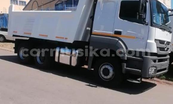 Acheter Occasion Voiture Mercedes‒Benz W29 Blanc à Beitbridge, Matabeleland South Acheter Occasion Voiture Mercedes‒Benz W29 Blanc à Beitbridge, Matabeleland South